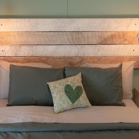 The Green Heart Inn Kingsville Екстер'єр фото