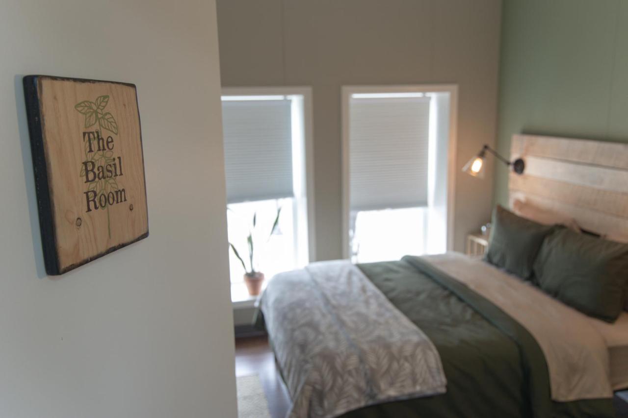 The Green Heart Inn Kingsville Екстер'єр фото